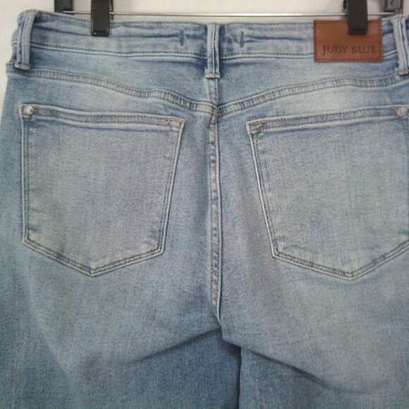 Judy Blue jeans - Picture 4 of 5